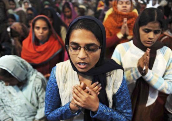 christians in prayer